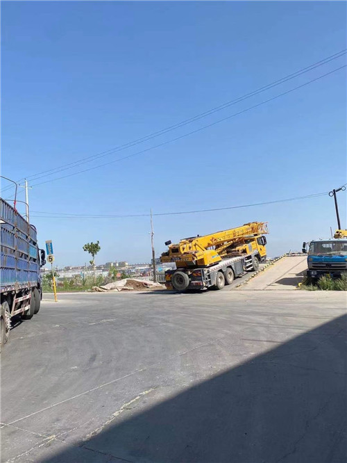 石泉县25吨吊车的租赁价格大概是多少？